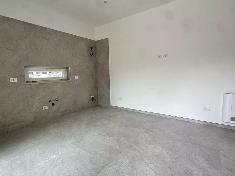 Immagine 6 di Bilocale in vendita  in Via Pietro Lorenzetti a Monopoli