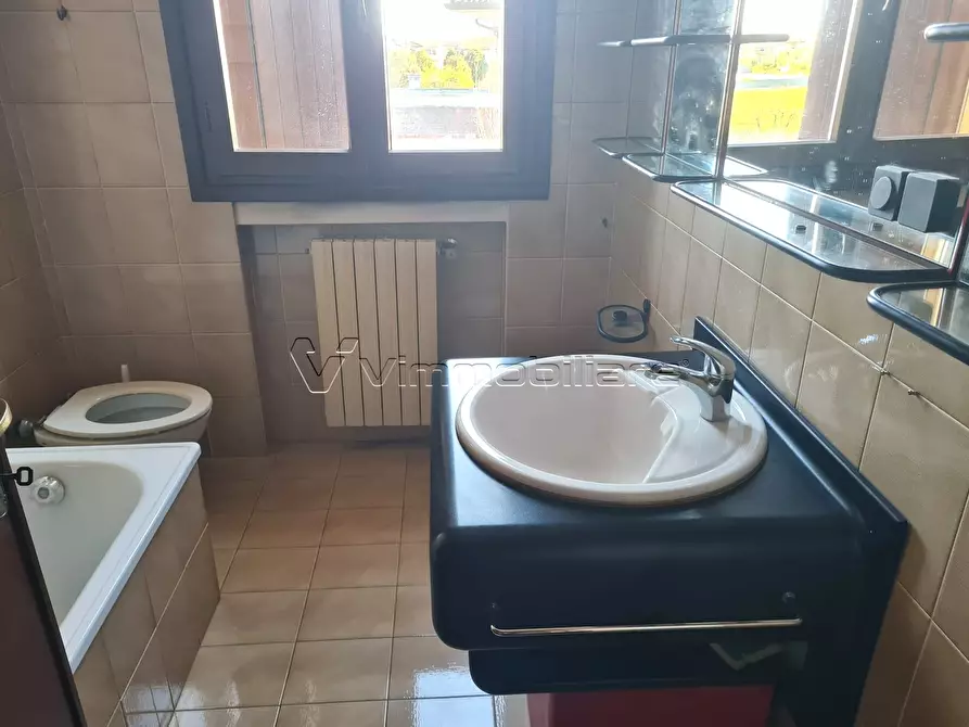 Immagine 22 di Villetta a schiera in vendita  in Via Giacomo Leopardi 3 a Noventa Vicentina