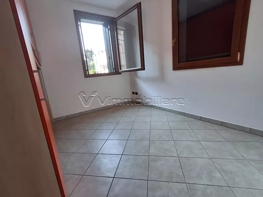 Immagine 7 di Trilocale in affitto  a Poiana Maggiore