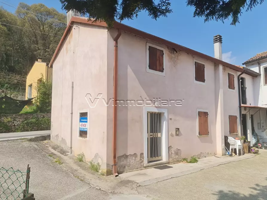 Immagine 1 di Porzione di casa in vendita  in via villa 107 a Villaga