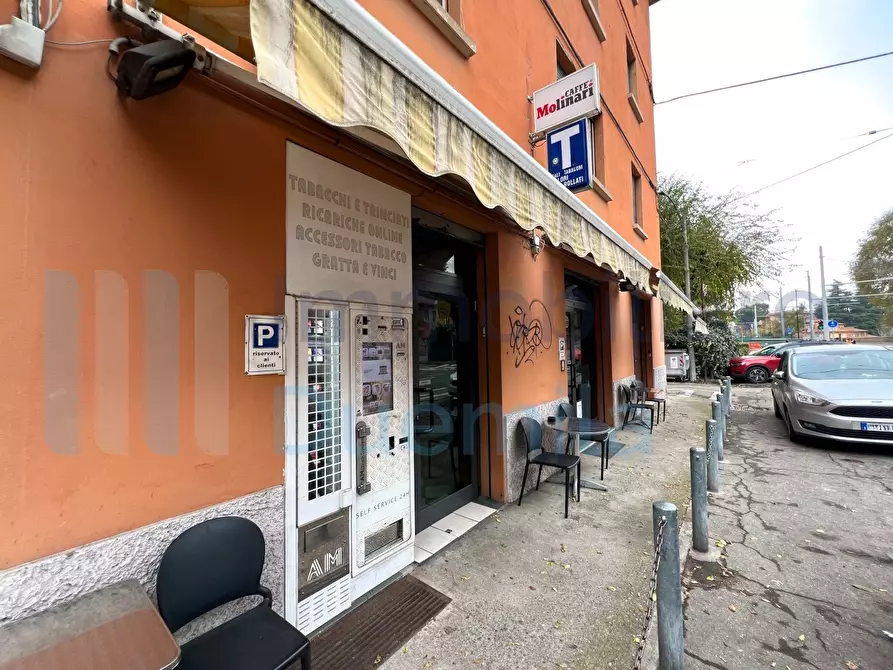 Immagine 22 di Tabaccheria in vendita  a Bologna