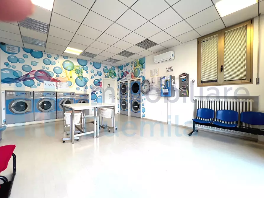 Immagine 22 di Attività artigianale in vendita  a Bologna