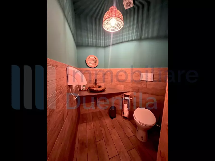 Immagine 24 di Attività artigianale in vendita  a Bologna