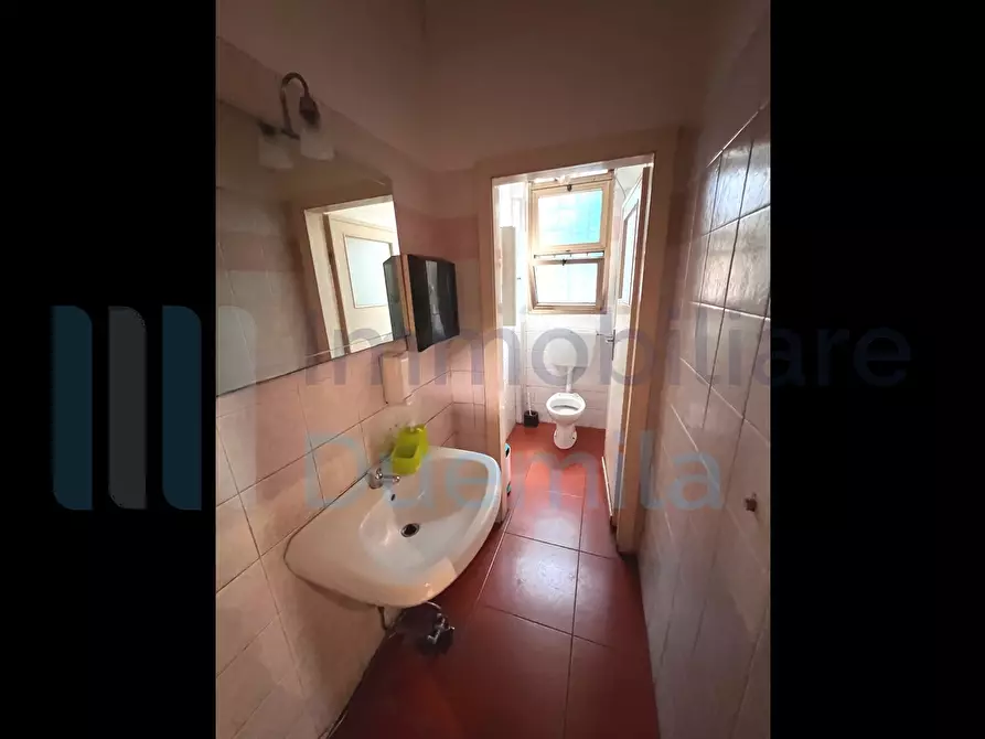 Immagine 13 di Locale commerciale in vendita  a Bologna