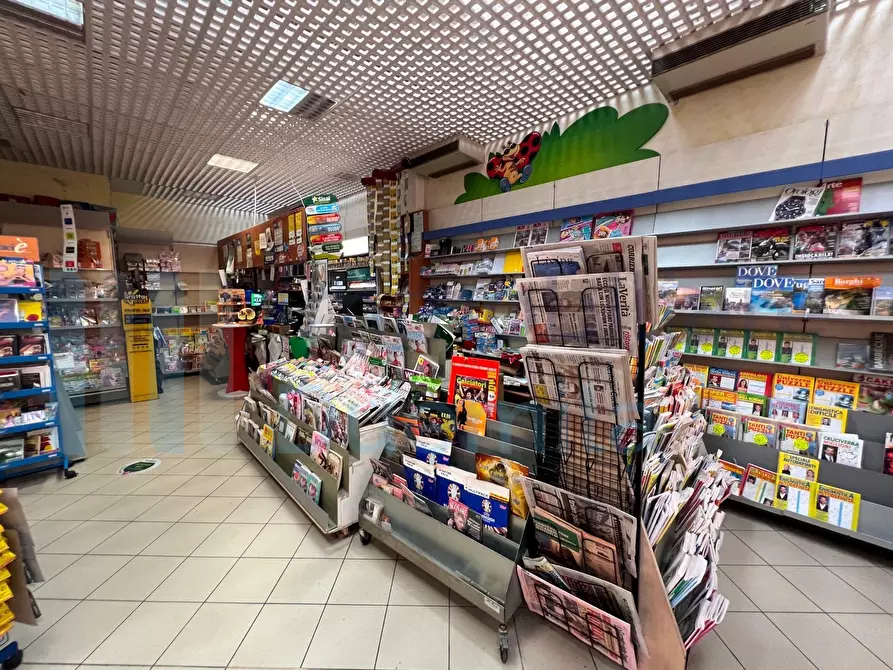 Immagine 4 di Tabaccheria in vendita  a Faenza