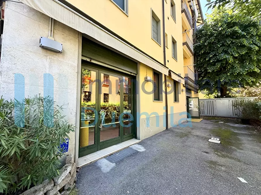 Immagine 26 di Attività artigianale in vendita  a Bologna