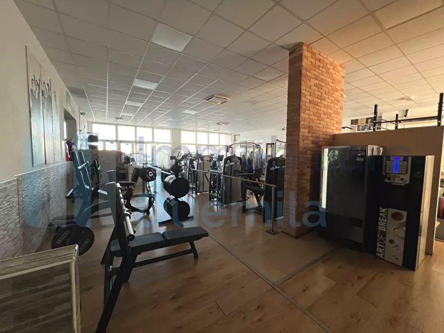 Immagine 18 di Locale commerciale in affitto  a Sant'agata Bolognese