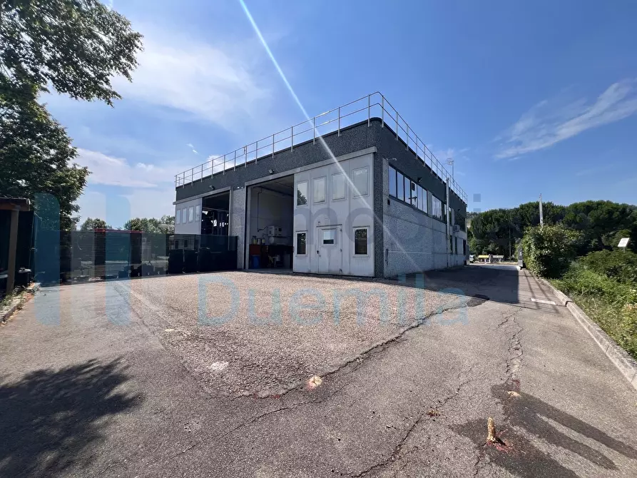 Immagine 23 di Attività artigianale in vendita  a Imola