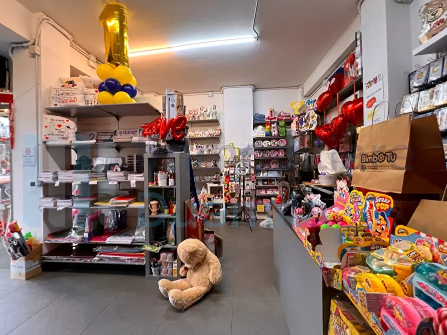 Immagine 7 di Attività commerciale in vendita  a Bologna