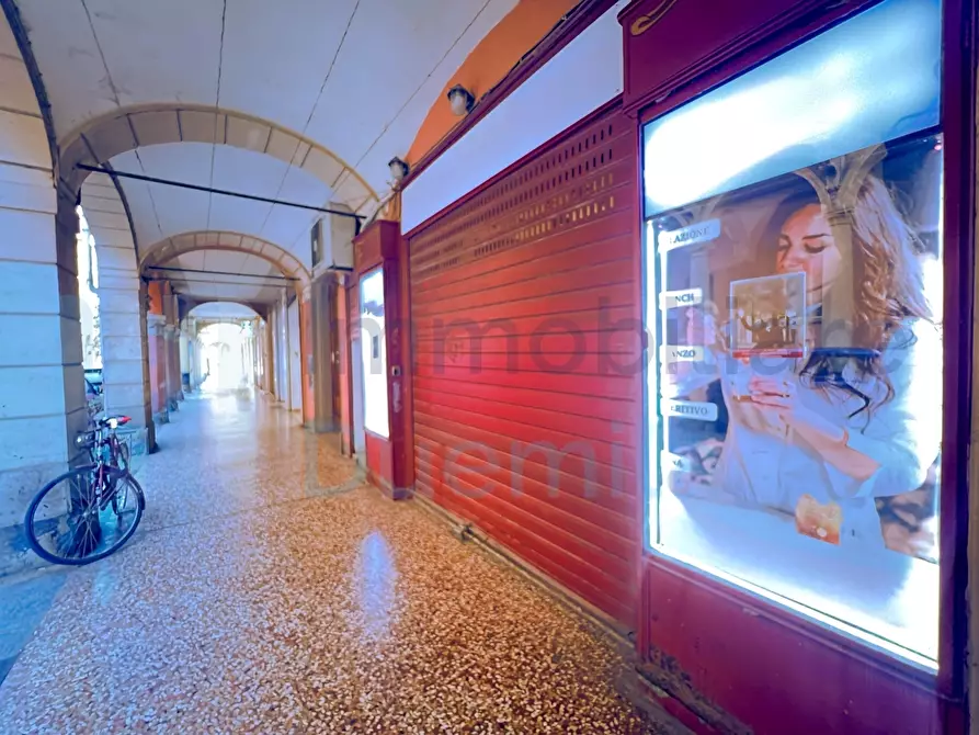 Immagine 17 di Bar / Ristorante in vendita  a Bologna