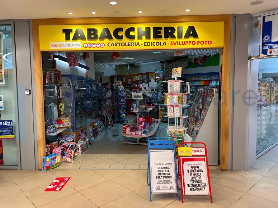 Immagine 13 di Tabaccheria in vendita  a Faenza