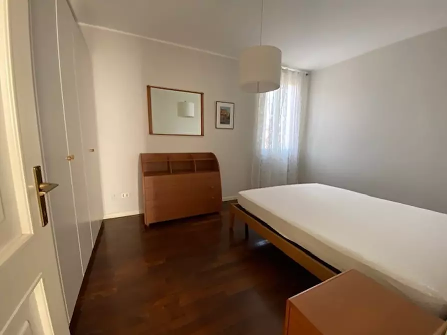 Immagine 8 di Quadrilocale in affitto  in Via Annunciata 9 a Desenzano Del Garda