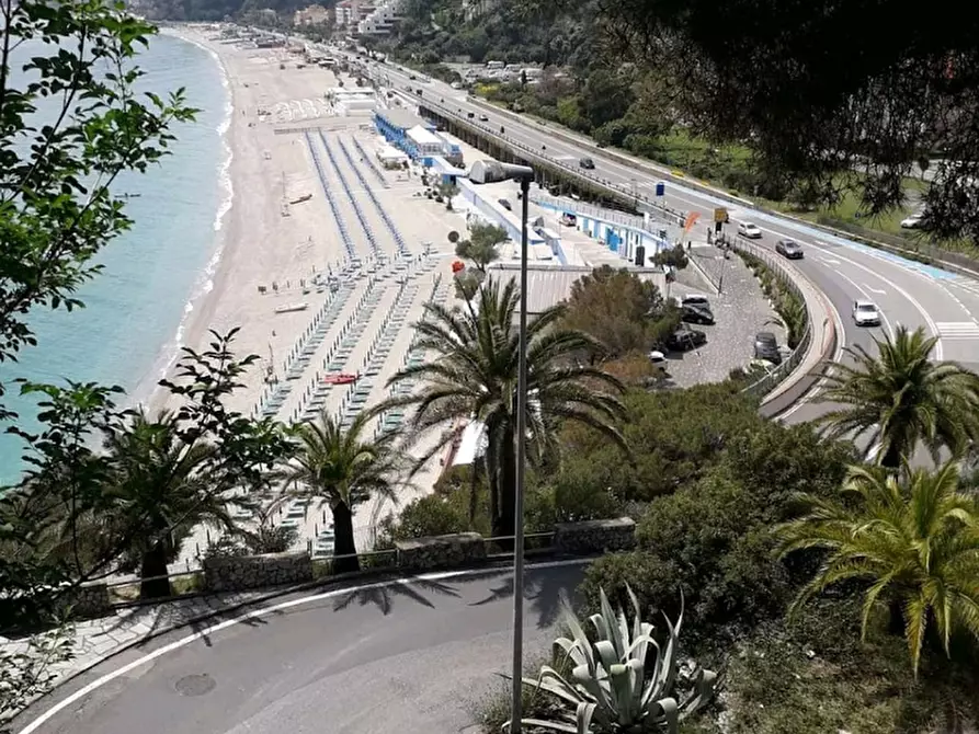 Immagine 5 di Casa semindipendente in vendita  a Bergeggi