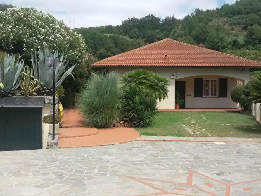 Immagine 5 di Villa in vendita  in via ferrari a Celle Ligure