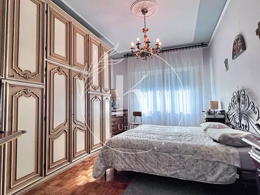 Immagine 14 di Pentalocale in vendita  in Corso Viglienzoni 6 a Savona