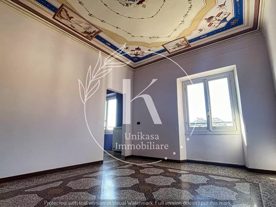 Immagine 2 di Pentalocale in vendita  in Piazza Sisto IV 1 a Savona