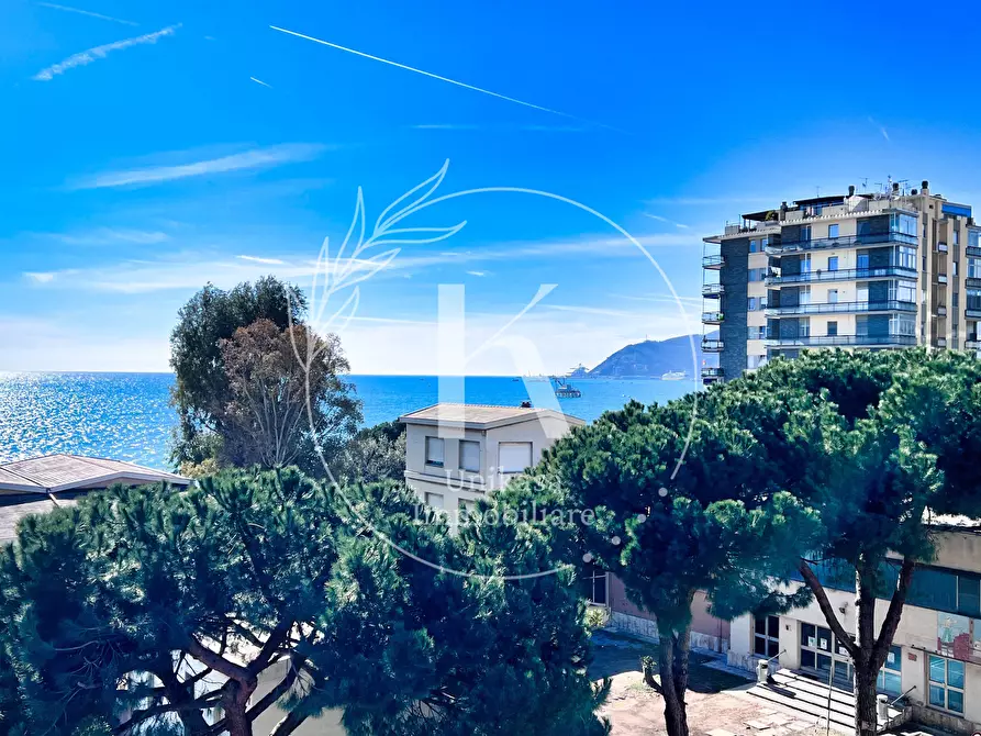 Immagine 3 di Pentalocale in vendita  in Corso Vittorio Veneto 54 a Savona