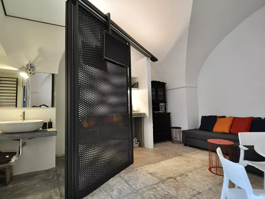 Immagine 15 di Casa indipendente in vendita  in VICO PERGOLA a Ostuni