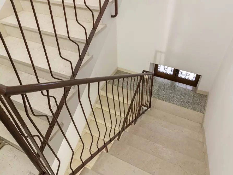 Immagine 14 di Casa indipendente in vendita  in Viale Francesco Crispi a Ostuni