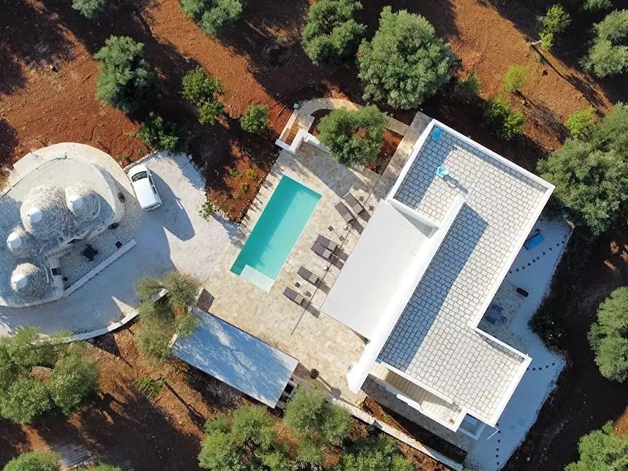 Immagine 1 di Villa in vendita  in CONTRADA  PASCAROSA a Ostuni