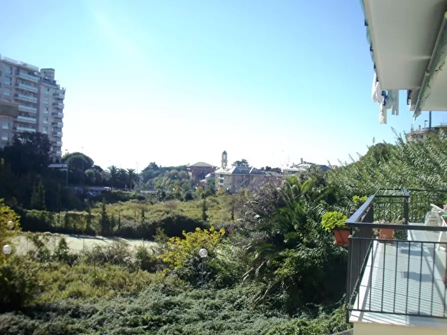 Immagine 2 di Appartamento in vendita  a Genova
