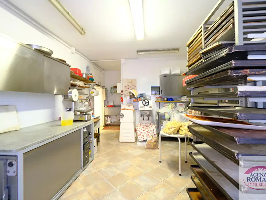 Immagine 2 di Attività commerciale in vendita  a Sassello