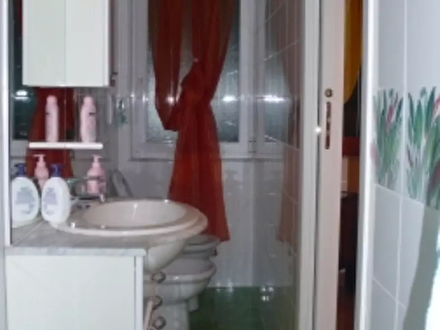 Immagine 13 di Porzione di casa in vendita  a Varazze