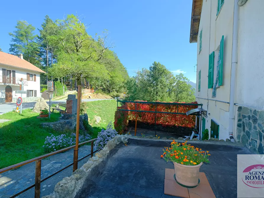 Immagine 4 di Porzione di casa in vendita  in Via Montà 14 a Urbe