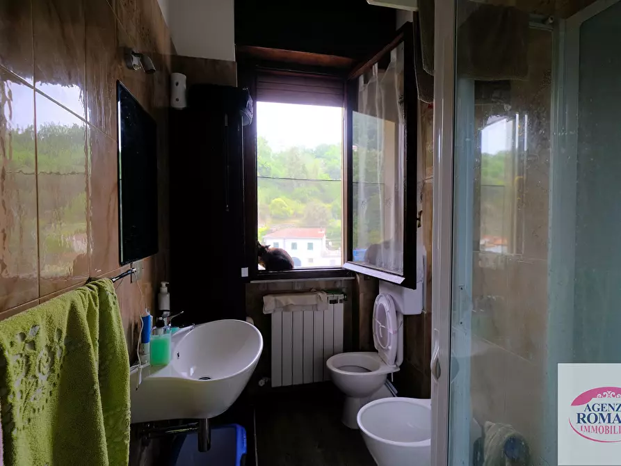 Immagine 15 di Trilocale in vendita  in Via Pero 156 a Varazze