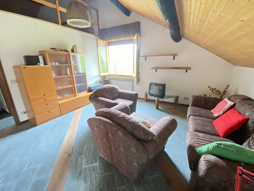 Immagine 33 di Attico in vendita  in SP49 41 a Urbe