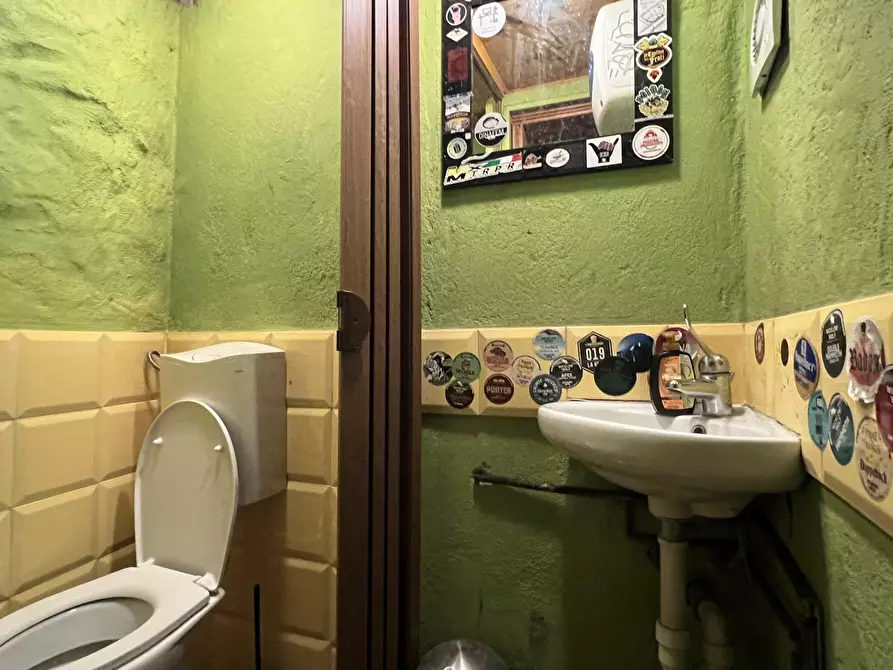 Immagine 26 di Attività commerciale in vendita  in Piazza Concezione 10 a Sassello