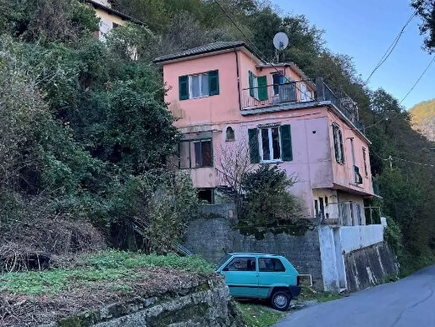 Immagine 1 di Pentalocale in vendita  in Via San Carlo di Cese 36H a Genova