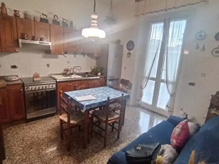 Immagine 3 di Pentalocale in vendita  in Via Petronio 138 a Sestri Levante