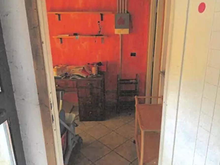 Immagine 5 di Locale commerciale in vendita  in Via Emilia 36 a Acqui Terme