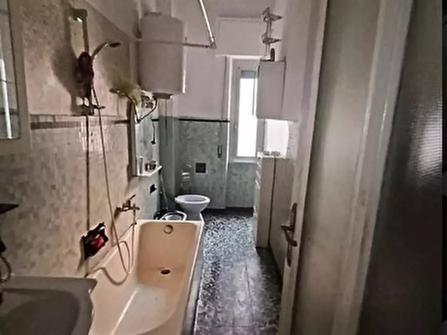 Immagine 8 di Pentalocale in vendita  in Via San Lorenzo 37 a Savona