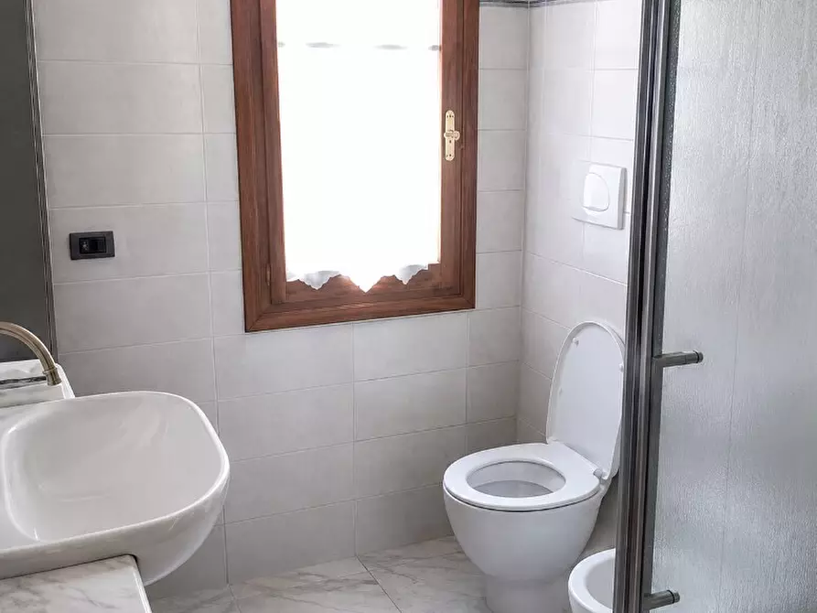 Immagine 5 di Quadrilocale in vendita  in Via dei Giustiniani 45/2 a Recco