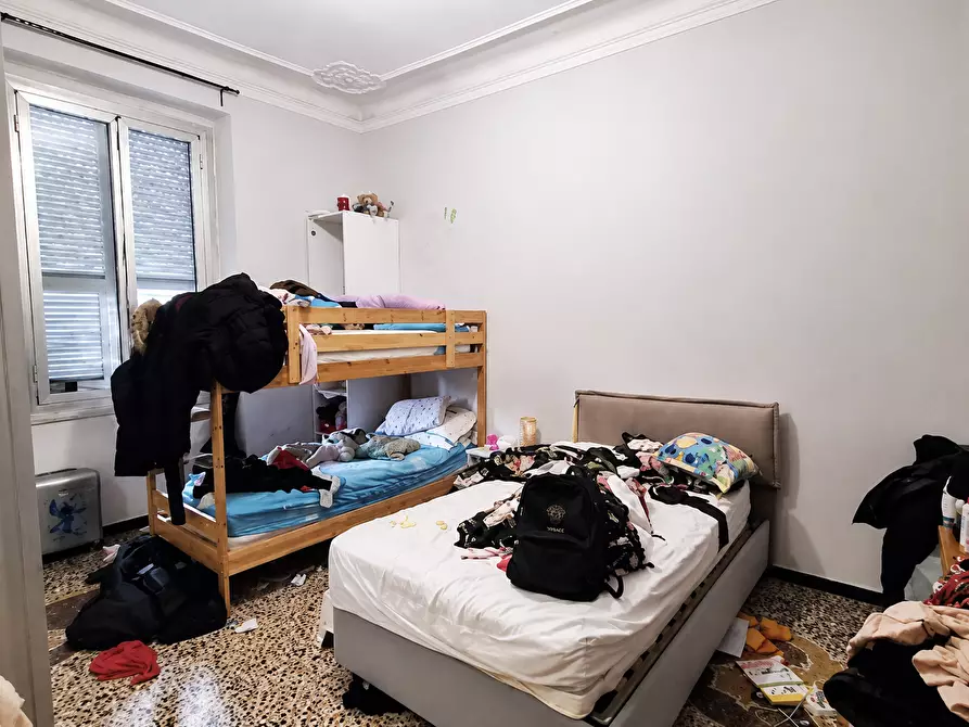 Immagine 6 di Pentalocale in vendita  in Via Giacomo Buranello 14/15 a Genova