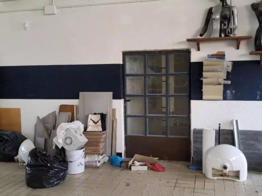 Immagine 5 di Magazzino in vendita  in Strada dei comuni 2 a Caselette
