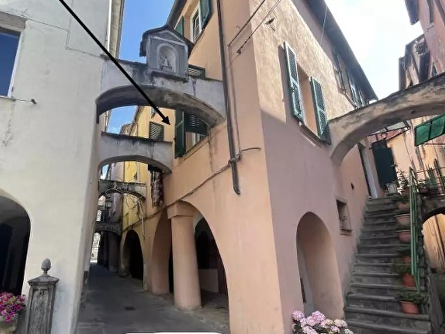 Immagine 1 di Bilocale in vendita  in Via Portici 10 a Varese Ligure