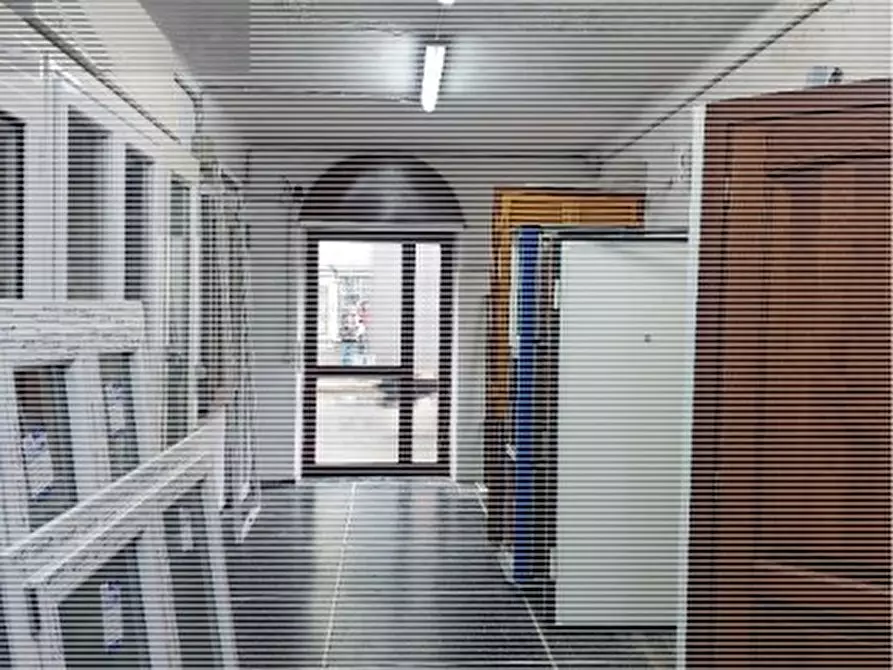 Immagine 3 di Locale commerciale in vendita  in Via Teglia 107 R a Genova