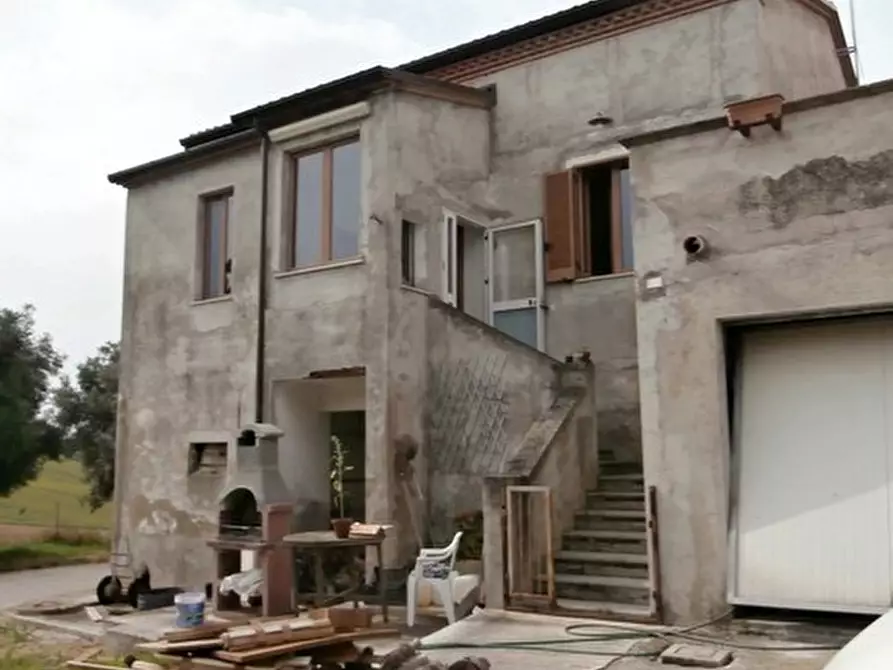 Immagine 1 di Pentalocale in vendita  in Strada del Barcaglione 21 a Ancona