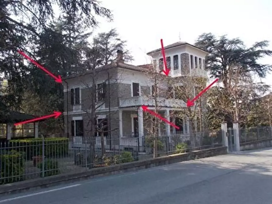 Immagine 1 di Pentalocale in vendita  in Via Vittorio Veneto 45 a Ponti