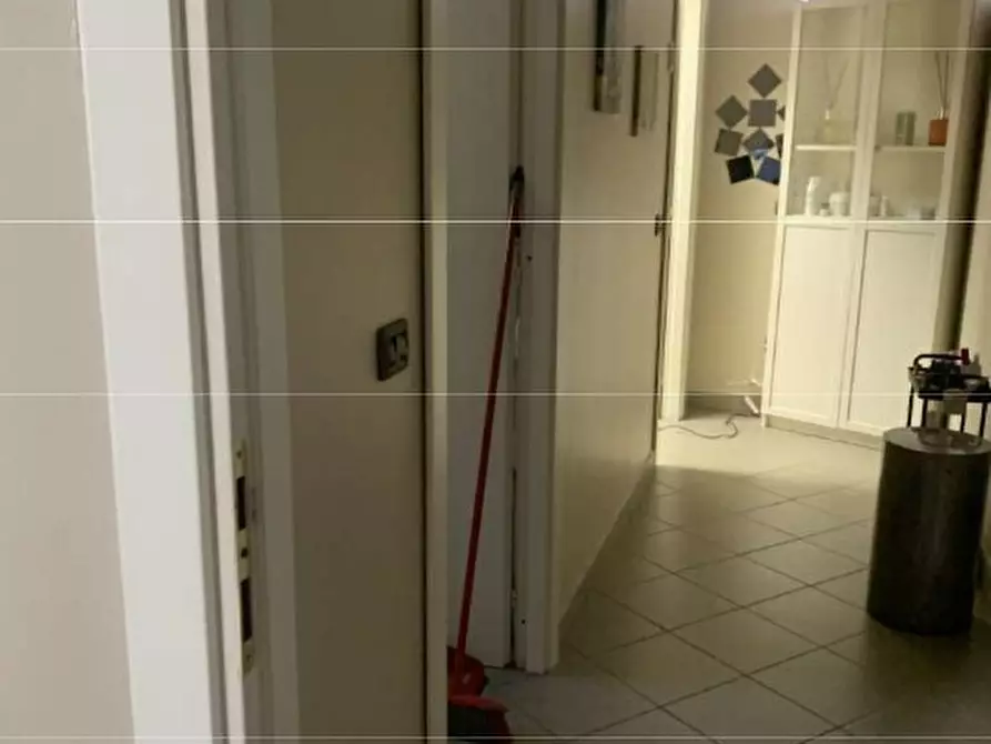 Immagine 4 di Locale commerciale in vendita  in Via Roma 11 a Valenza