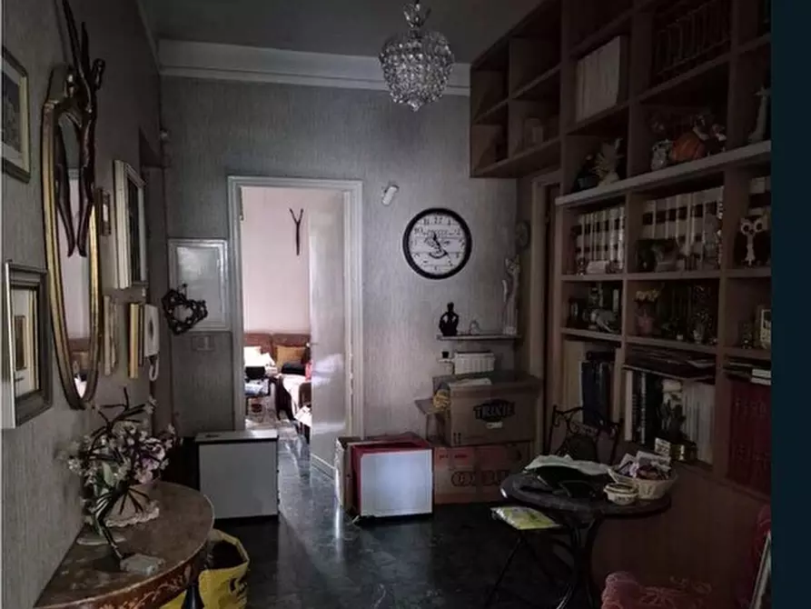 Immagine 3 di Pentalocale in vendita  in Via Teresio Mario Canepari 21 a Genova