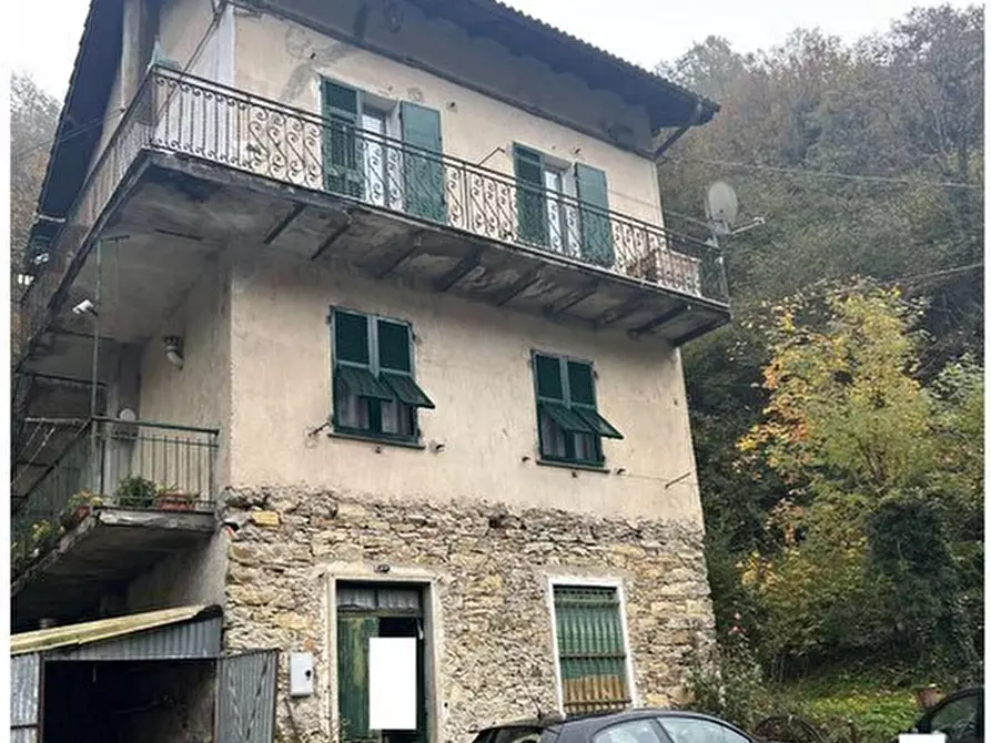 Immagine 1 di Pentalocale in vendita  in Frazione Fascia di Carlo 19 a Torriglia