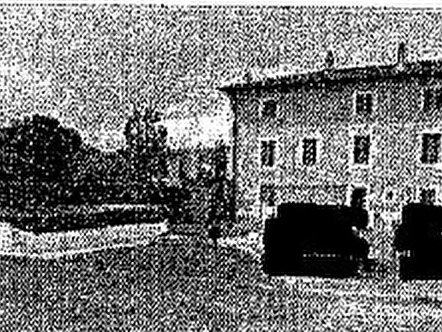Immagine 1 di Porzione di casa in vendita  in Via Vecchia di Nozzano 259 a Lucca