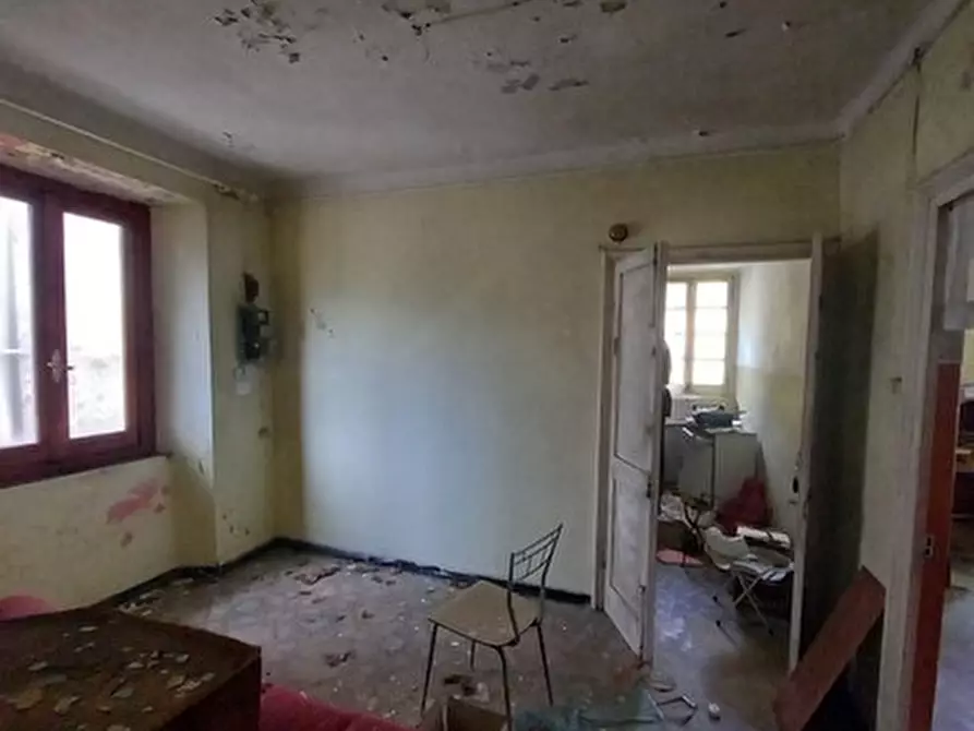 Immagine 2 di Pentalocale in vendita  in Via Fieschi 2 a Montoggio