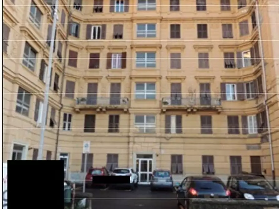 Immagine 1 di Pentalocale in vendita  in Via Antonio Pellegrini 11 a Genova