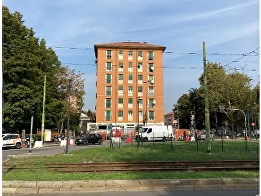 Immagine 1 di Trilocale in vendita  in Piazza Tirana 2 a Milano