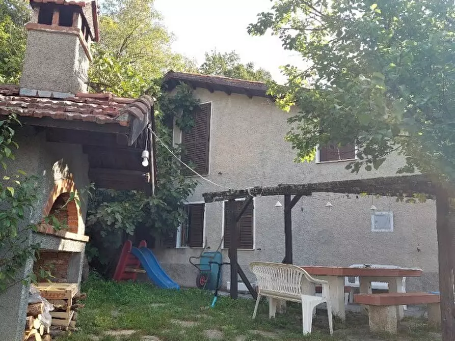 Immagine 1 di Casa indipendente in vendita  in Via Cicone 5 a Tiglieto
